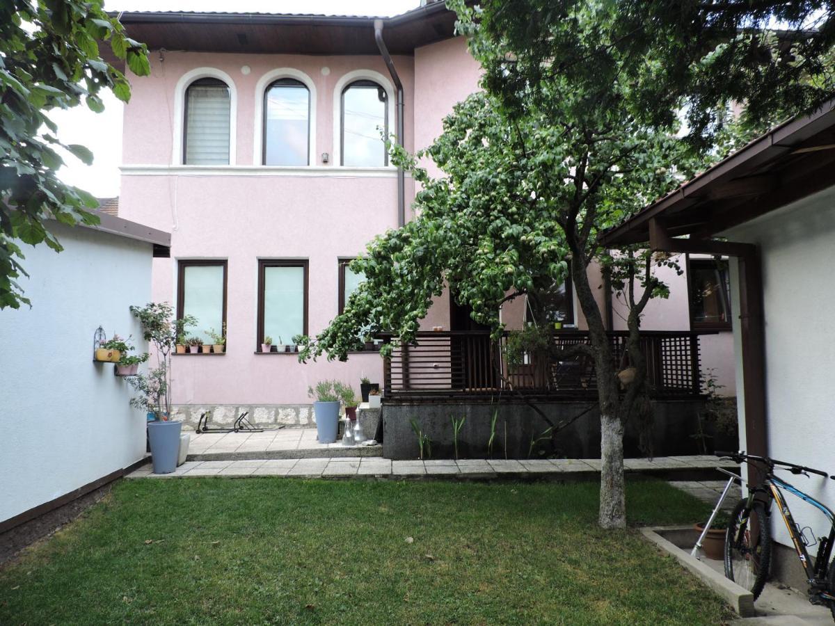 Apartments Music, Garden And Free Parking Saraievo Exterior foto
