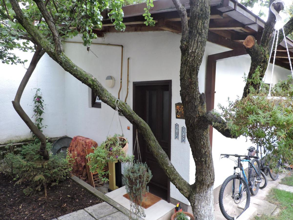 Apartments Music, Garden And Free Parking Saraievo Exterior foto